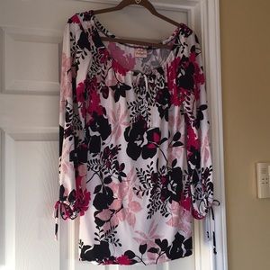 Beautiful colors and print top-EUC